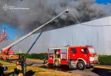 Росія двічі вдарила по ТЦ у Кривому Розі: 6 загиблих і 91 постраждалий Наслідки російського удару по торговельному центру в Кривому Розі.