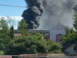 У Львові горів завод «Іскра»: п’ятеро постраждалих Пожежа на заводі «Іскра» у Львові 22 серпня