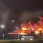 Під Петербургом горить склад площею 82 тисячі «квадратів» після атаки БпЛА