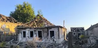 РФ обстріляла Софіївку: 2 загиблих, пошкоджено 141 будинок Зруйновані будинки у Софіївці після російського обстрілу