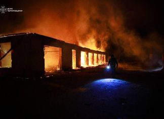 Масштабна пожежа після російської атаки на Корюківський район Чернігівщини