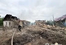 Обстріли Запоріжжя: двоє загиблих, троє поранених Пошкоджений унаслідок російського обстрілу район Запорізької області