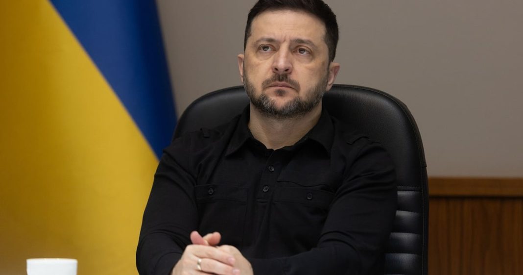 Володимир Зеленський під час звернення про ППО Володимир Зеленський під час звернення щодо посилення протиповітряної оборони України