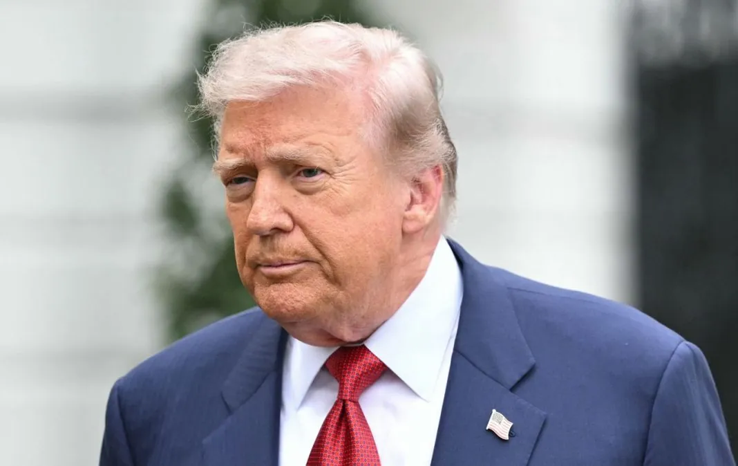 Дональд Трамп спілкується з журналістами