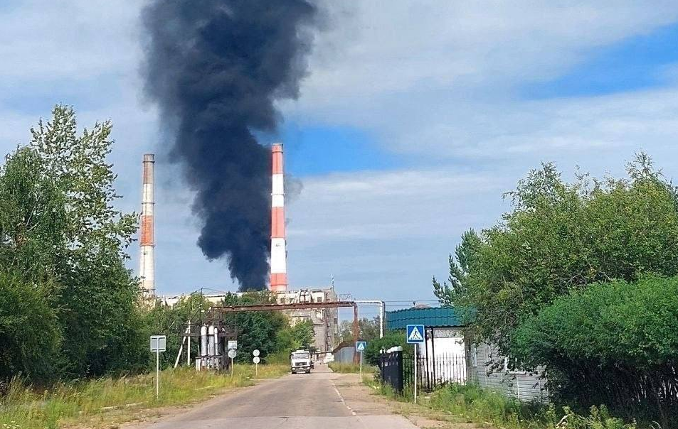 Smoke over the Komsomolsk Oil Refinery Fire at the Komsomolsk Oil Refinery in the Khabarovsk Region