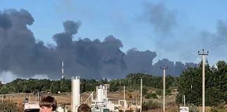 Сили оборони вдарили по Ярославському НПЗ: на заводі масштабна пожежа Масштабна пожежа на Ярославському НПЗ після атаки дронів