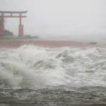 Typhoon «Dujuan» has approached Tokyo: 275 flights have been cancelled