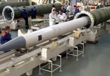 Російська ракета РМ-48У під час виробництва