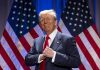 Рейтинг Трампа впав до 33% перед виборами до Конгресу Дональд Трамп під час публічного заходу