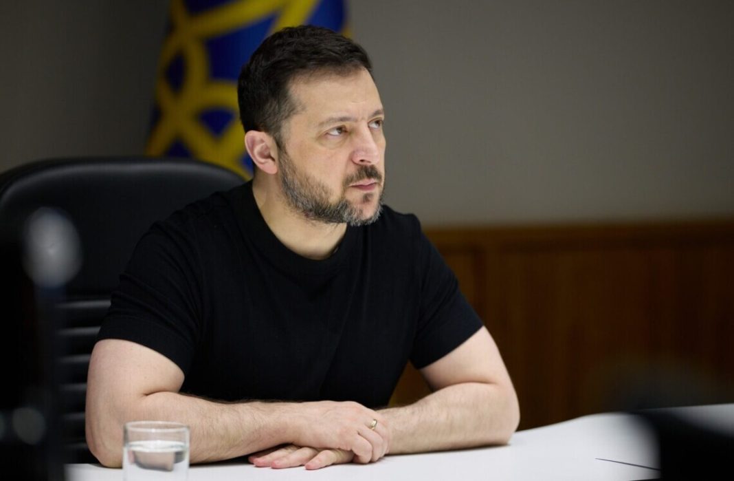 Володимир Зеленський під час робочої наради в Офісі президента