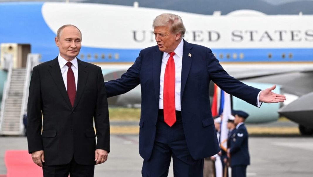 243820-1_large Donald Trump and Vladimir Putin during their meeting