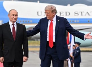 Команда Трампа готує економічне зближення з Росією ще до миру Дональд Трамп і Володимир Путін під час зустрічі