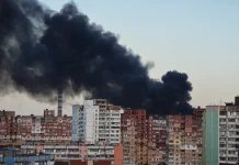 Київ знову атакували БпЛА: пожежі в Оболонському та Солом’янському районах Масштабна пожежа в Києві після атаки БпЛА