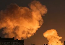 A column of fire and smoke, filmed by eyewitnesses in the Gostomel area