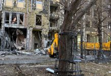 У Києві горить кіностудія Довженка: що відомо про пожежу На кіностудії Довженка в Києві спалахнула пожежа