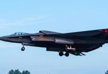 Китай продовжує випробування J-36 на тлі розробки авіаційного лазера Китайський винищувач J-36 під час льотних випробувань