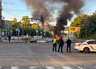 У Солом’янському районі після атаки РФ горять машини Пожежа автомобілів у Солом’янському районі Києва після атаки БпЛА