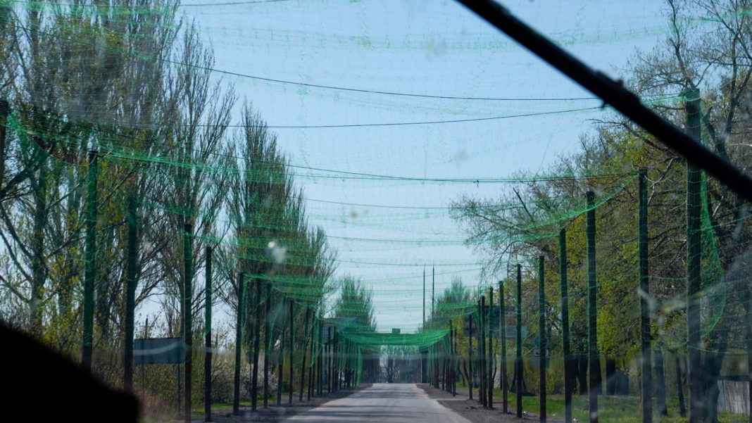 Антидронові сітки Антидронові сітки над автомобільною дорогою в Україні