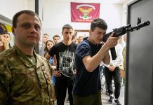 За відмову від «Основ національного спротиву» можуть відрахувати Студенти під час практичного заняття з основ національного спротиву та поводження зі зброєю