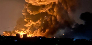 Масштабна пожежа у Дніпрі після російської атаки 22 вересня