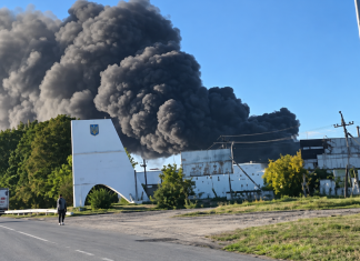 Під Одесою масштабна пожежа: повідомляють про склади «Нової пошти» Масштабна пожежа на складських об’єктах під Одесою