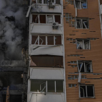 Росіяни атакували багатоповерхівку в Дарницькому районі Києва