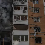 Росіяни атакували багатоповерхівку в Дарницькому районі Києва