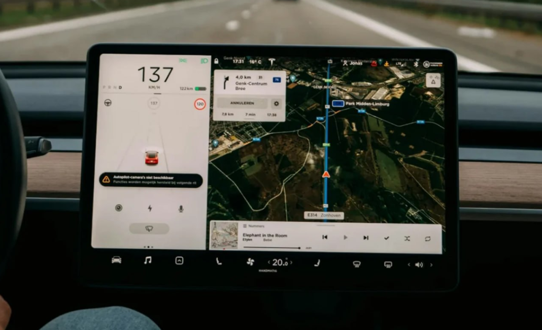 Google Maps Google Maps в Android Auto з показником швидкості
