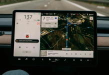 Google Maps в Android Auto отримує важливе оновлення Google Maps в Android Auto з показником швидкості