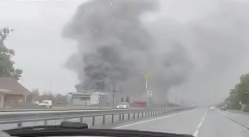 Пожежа на АЗС біля Звягеля Пожежа на АЗС біля Звягеля після російської атаки