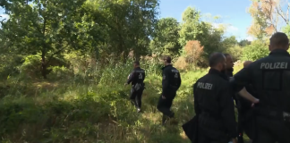 Невідомий дрон упав біля авіабази Бундесверу: поліція піднята по тривозі Німецька поліція шукає уламки дрона біля авіабази Вунсторф