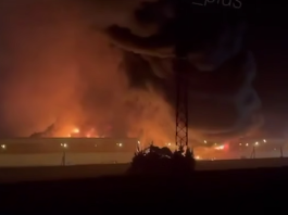 У Соф’їно палають склади після нічної атаки на Москву Масштабна пожежа на складах у Соф’їно після атаки дронів
