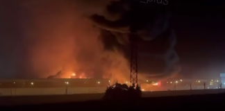 У Соф’їно палають склади після нічної атаки на Москву Масштабна пожежа на складах у Соф’їно після атаки дронів