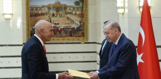 Recep Tayyip Erdoğan and Tom Barrack during a meeting in Ankara