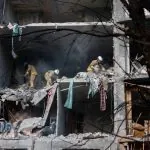У Харкові після удару по дев’ятиповерхівці постраждали 43 людини