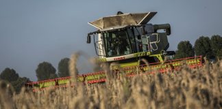 В Україні спростили правила для водіїв тракторів і сільгосптехніки В Україні спростили керування сільгосптехнікою