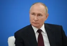 Путін заявив, що Росія й Україна мають домовлятися напряму Володимир Путін виступає на пленарному засіданні