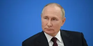 Путін заявив, що Росія й Україна мають домовлятися напряму Володимир Путін виступає на пленарному засіданні