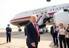 Трамп пригрозив Європі новими митами через Канаду Дональд Трамп біля президентського літака Air Force One