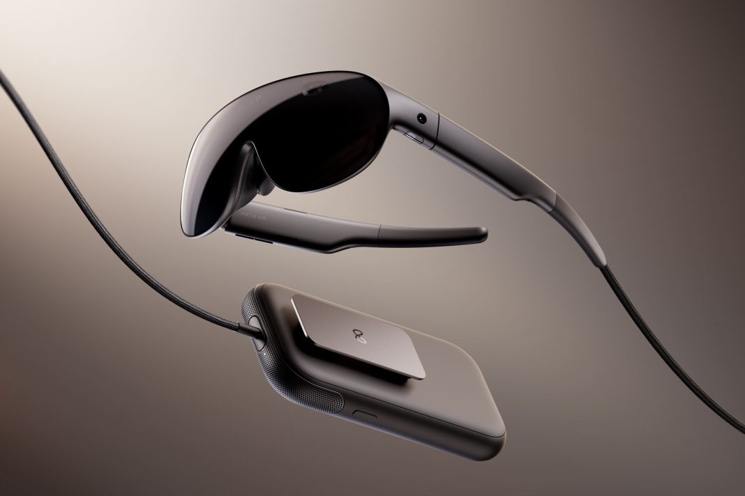 meta-vr-glasses Окуляри Meta VR Glasses із зовнішнім обчислювальним блоком, з’єднаним кабелем.