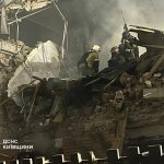 На Київщині російський дрон зруйнував два таунхауси у Вишневому