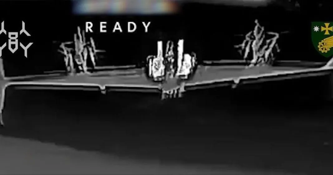 Дрон із FPV «Шахед» із FPV-дронами на крилах