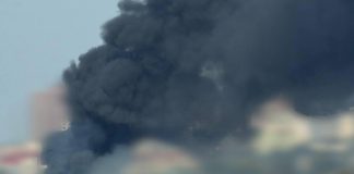 Дим у Києві після російської атаки в районі Жулян