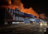 Росіяни знищили торговельний центр «Епіцентр» у Миколаєві Пожежа після російської атаки на торговельний центр «Епіцентр» у Миколаєві