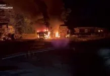 РФ атакувала Київщину: згоріли 7 фур, логістичний комплекс били двічі Пожежа на підприємстві Київщини після російської атаки дронів
