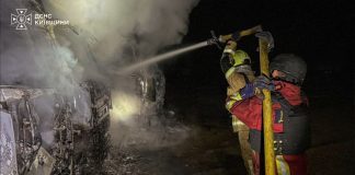 Рятувальники ліквідовують наслідки атаки на Київщину