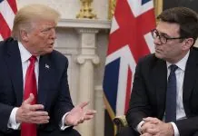 Енді Бернем і Дональд Трамп