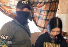 The SBU has detained a suspect in Dnipro on suspicion of coordinating Russian strikes An SBU officer during counter-intelligence operations
