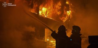 Рятувальники ліквідовують наслідки атаки дронів у Фастівському районі