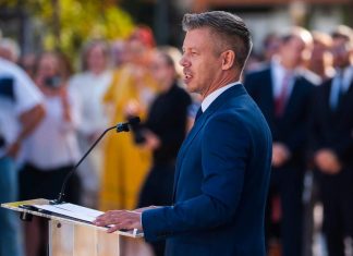 Прем’єр Угорщини порівняв «Карпатську вісімку» із сільською футбольною командою Прем’єр-міністр Угорщини Петер Мадяр під час виступу